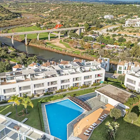 Twintee, Terracos De Lejlighed *